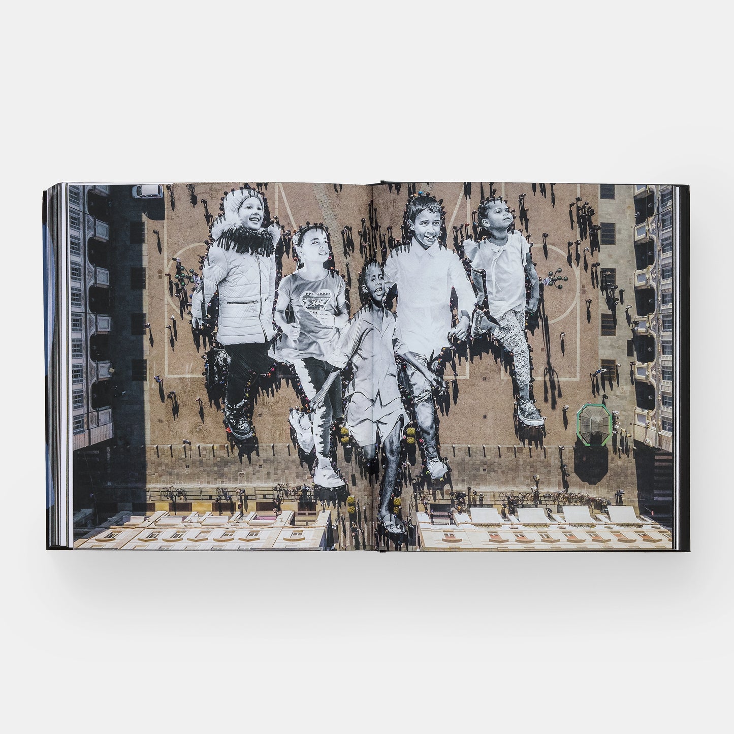 JR: KANN KUNST DIE WELT VERÄNDERN?